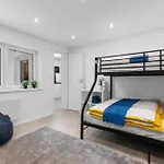 Quiet 3br House - Perfect For Groups Διαμέρισμα