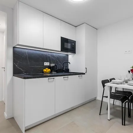 Quiet 3br House - Perfect For Groups Lägenhet *