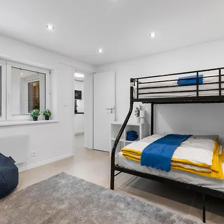 Quiet 3br House - Perfect For Groups Апартаменты