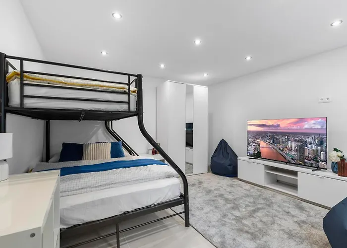 Quiet 3br House - Perfect For Groups Apartman Pozsony